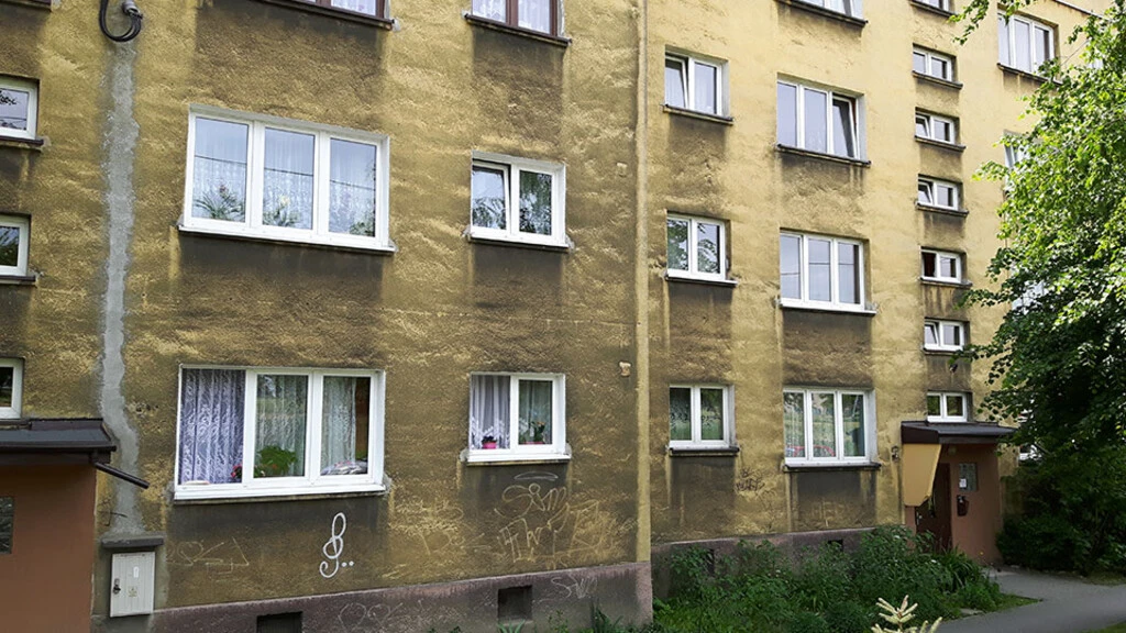 brudna elewacja smog