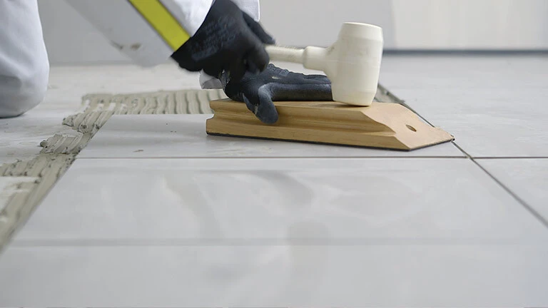 Elastyczny klej do płytek ceramicznych, klej do glazury, terakoty, gresu